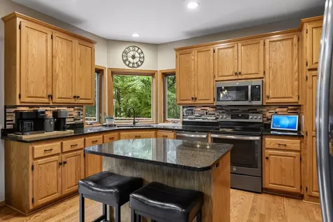 8796 Horizon Ridge Victoria MN 55386