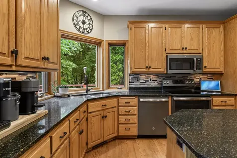 8796 Horizon Ridge Victoria MN 55386