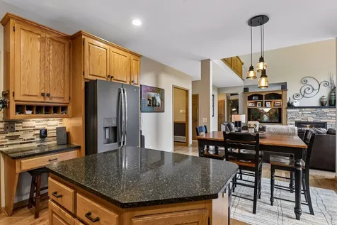 8796 Horizon Ridge Victoria MN 55386