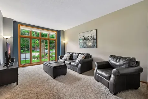 8796 Horizon Ridge Victoria MN 55386