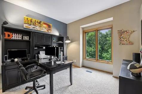 8796 Horizon Ridge Victoria MN 55386