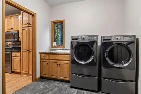 8796 Horizon Ridge Victoria MN 55386