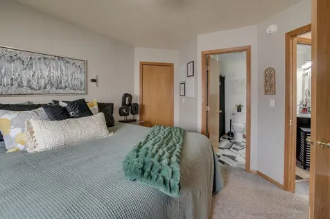 3260 35th Avenue S Fargo ND 58104