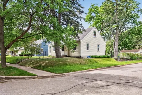 3857 Zane Avenue N Robbinsdale MN 55422