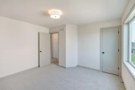 5036 Airlake Draw Woodbury MN 55129