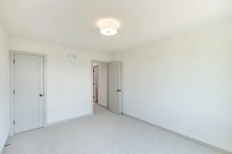 5036 Airlake Draw Woodbury MN 55129