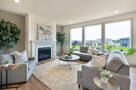 5036 Airlake Draw Woodbury MN 55129