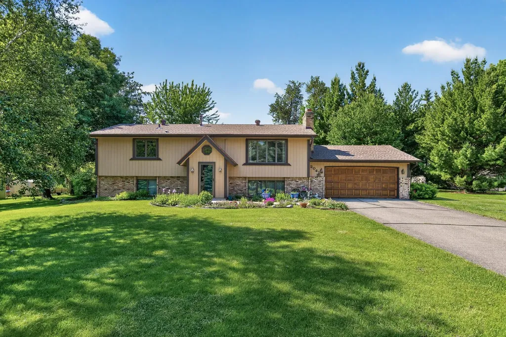 2041 W 65th Street Excelsior MN 55331