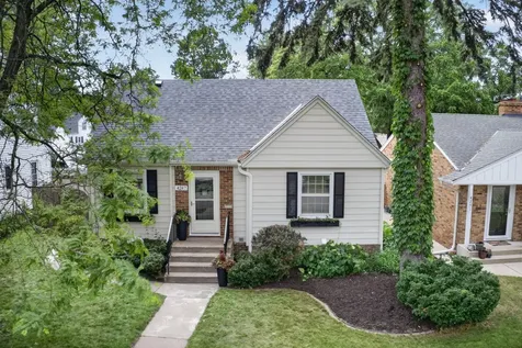 4247 Zenith Avenue N Robbinsdale MN 55422
