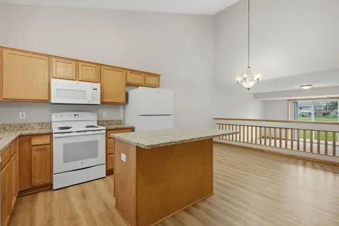 4104 Jarmann Lane Shakopee MN 55379