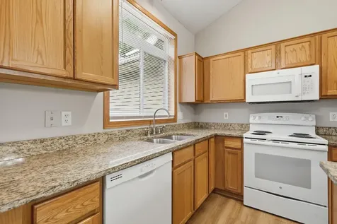 4104 Jarmann Lane Shakopee MN 55379
