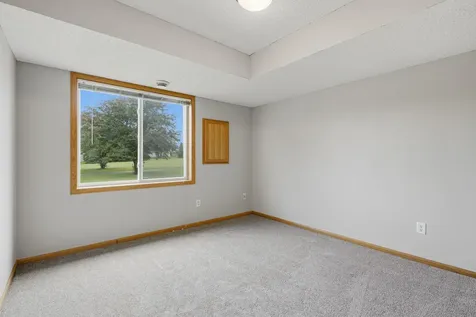 4104 Jarmann Lane Shakopee MN 55379
