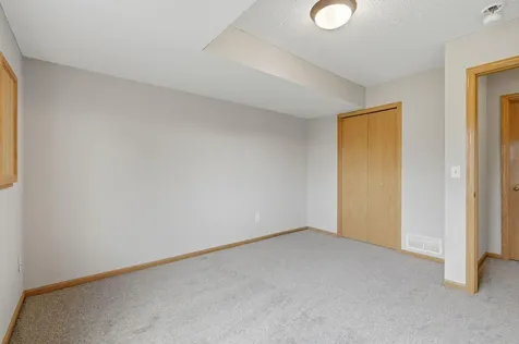 4104 Jarmann Lane Shakopee MN 55379