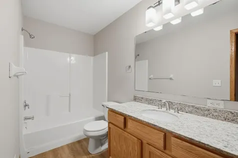 4104 Jarmann Lane Shakopee MN 55379