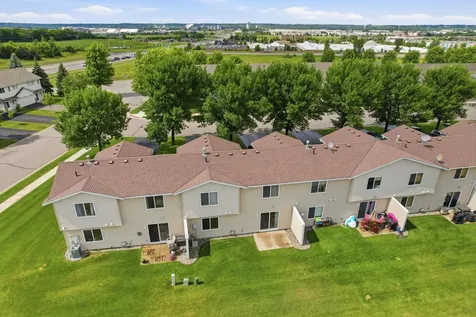4104 Jarmann Lane Shakopee MN 55379