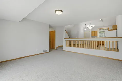 4104 Jarmann Lane Shakopee MN 55379