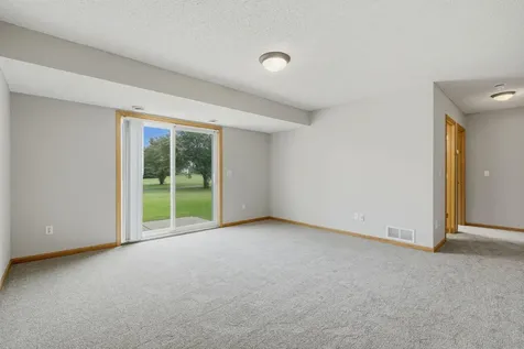 4104 Jarmann Lane Shakopee MN 55379