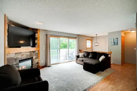 4793 Grenwich Road N Oakdale MN 55128