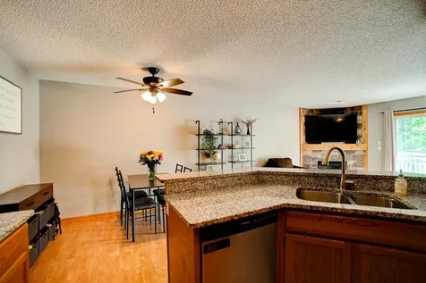 4793 Grenwich Road N Oakdale MN 55128