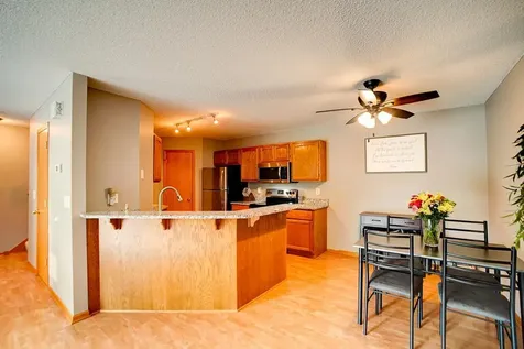 4793 Grenwich Road N Oakdale MN 55128