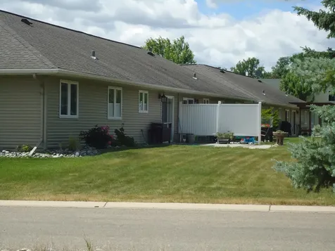544 N 13th Avenue N Moorhead MN 56560