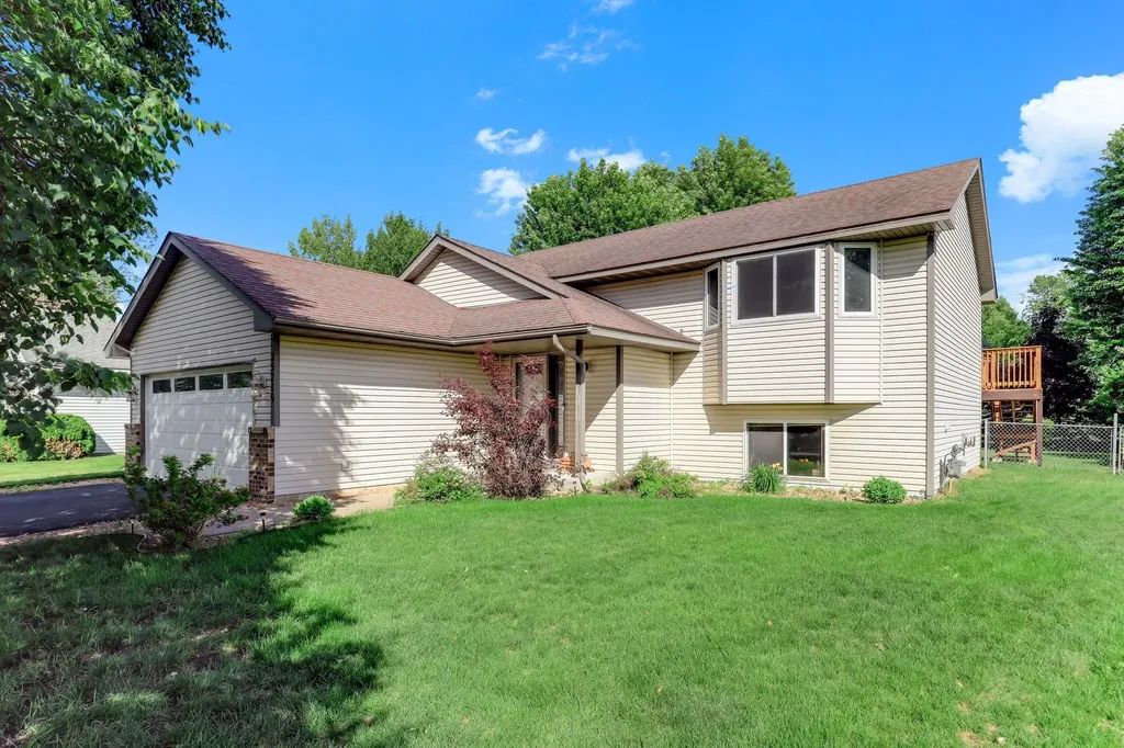 25719 Freeport Avenue Wyoming MN 55092
