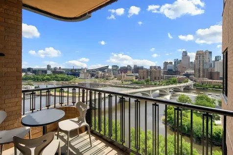 110 Bank Street SE Minneapolis MN 55414
