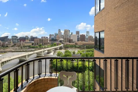110 Bank Street SE Minneapolis MN 55414