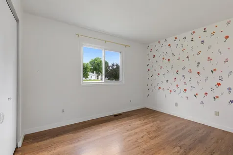 7440 Landau Curve Bloomington MN 55438