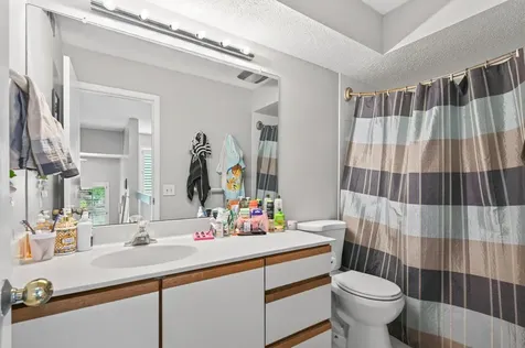7001 Beacon Circle Eden Prairie MN 55346
