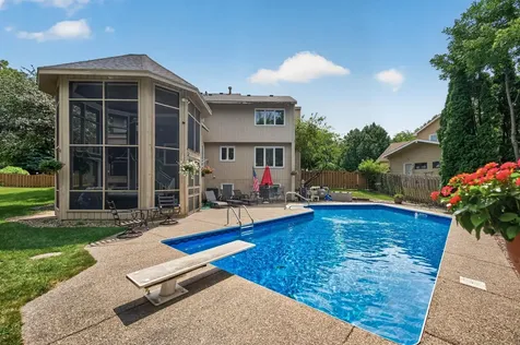 7001 Beacon Circle Eden Prairie MN 55346