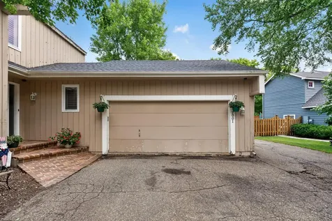 7001 Beacon Circle Eden Prairie MN 55346