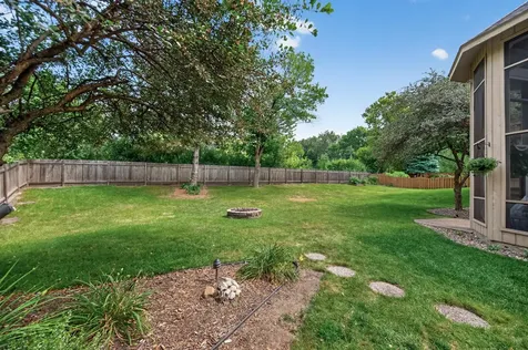 7001 Beacon Circle Eden Prairie MN 55346