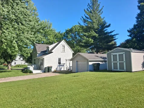 194 5th Avenue NE Hutchinson MN 55350