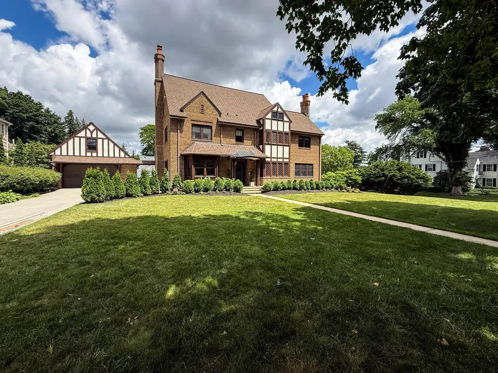 909 8th Street SW Rochester MN 55902