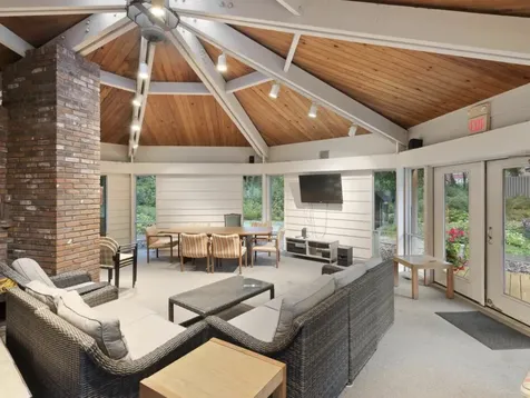 10245 Scarborough Road Bloomington MN 55437