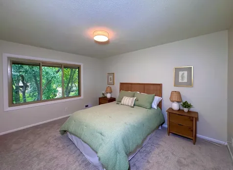 10245 Scarborough Road Bloomington MN 55437