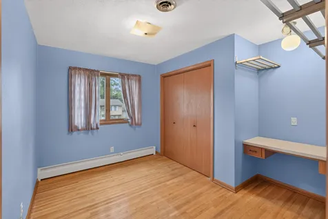2728 5th Avenue E North Saint Paul MN 55109