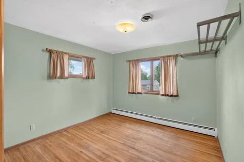 2728 5th Avenue E North Saint Paul MN 55109