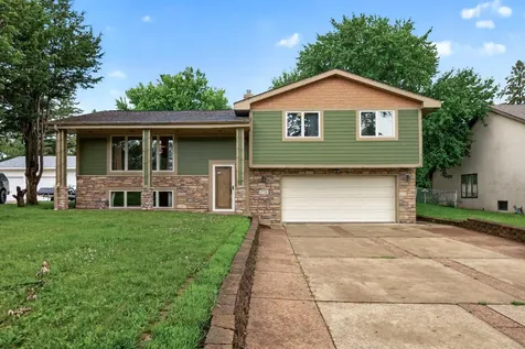 2728 5th Avenue E North Saint Paul MN 55109