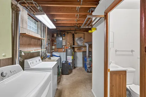 2728 5th Avenue E North Saint Paul MN 55109