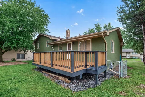 2728 5th Avenue E North Saint Paul MN 55109
