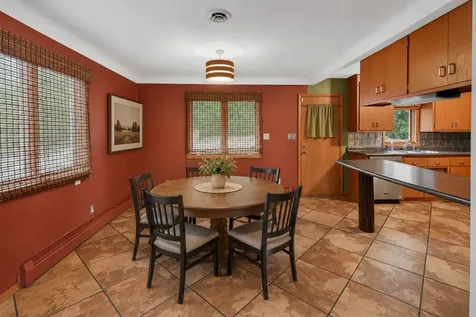 2728 5th Avenue E North Saint Paul MN 55109