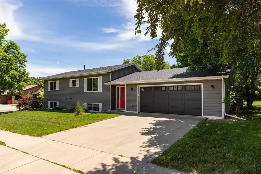 906 High Meadow Lane SW Rochester MN 55902