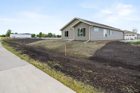 6462 Brekke Way S Fargo ND 58104