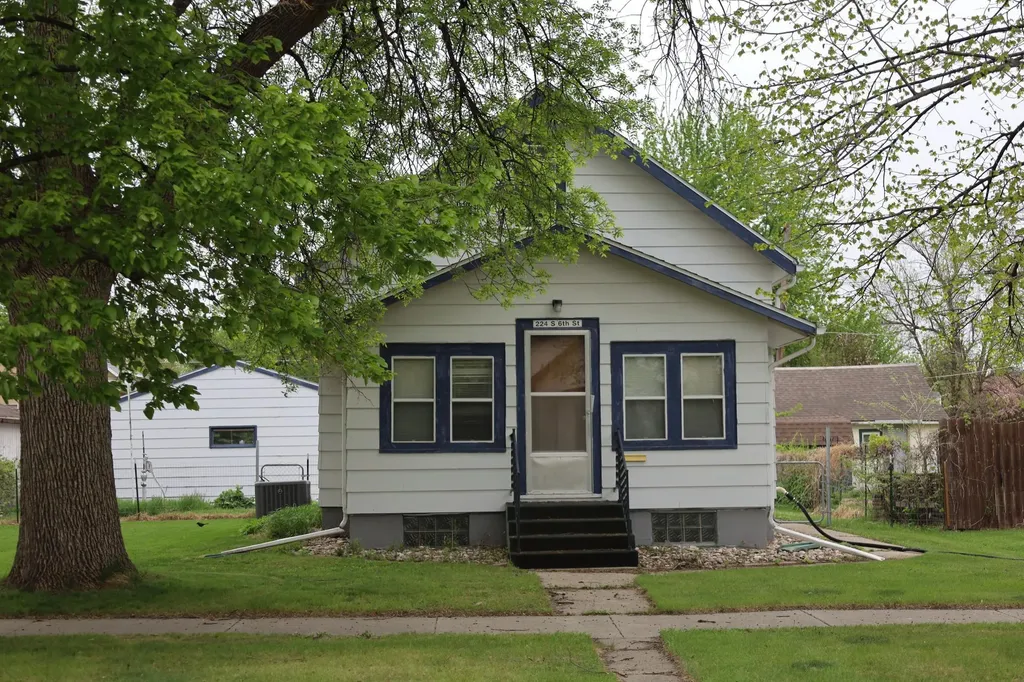 224 6th Street S Breckenridge MN 56520