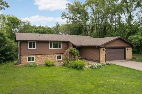 5139 Woodhill Road Minnetonka MN 55345
