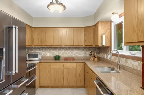 5139 Woodhill Road Minnetonka MN 55345