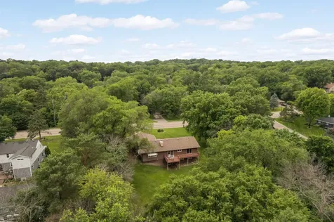 5139 Woodhill Road Minnetonka MN 55345