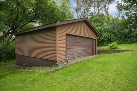 5139 Woodhill Road Minnetonka MN 55345